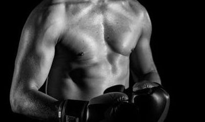 Boxer with strong core and abdominals